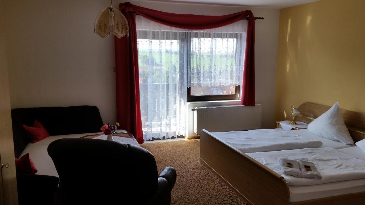 Doppelzimmer mit Balkon